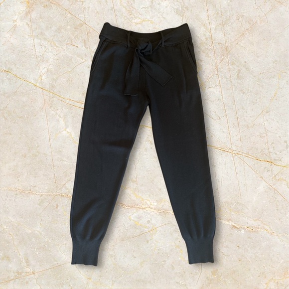 Zara Pants - ZARA Women’s Black Heavy Knit Joggers
Size S